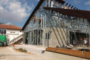 בניה קלה עם שלד פלדה